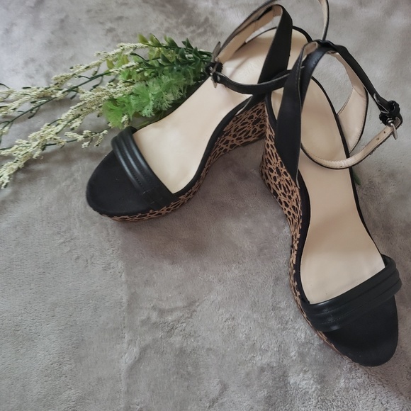 Nine West Shoes - Nine West cork wedge strappy sandals. Size 9